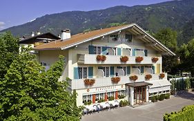 Parkhotel Plauserhof